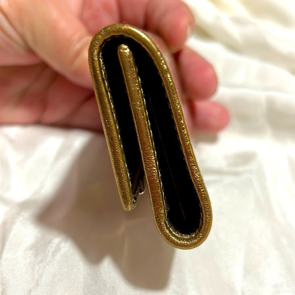 Gucci Coated Canvas Gold Leather Key Holder - Picture 3 of 11